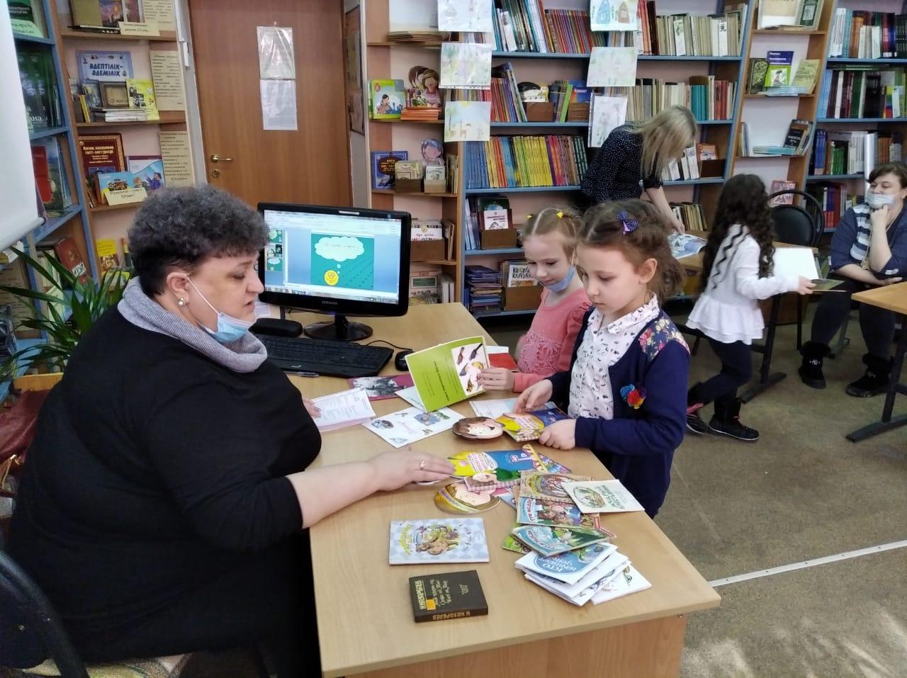 "Менің алғашқы кітаптарым"/"Мои первые книжки"