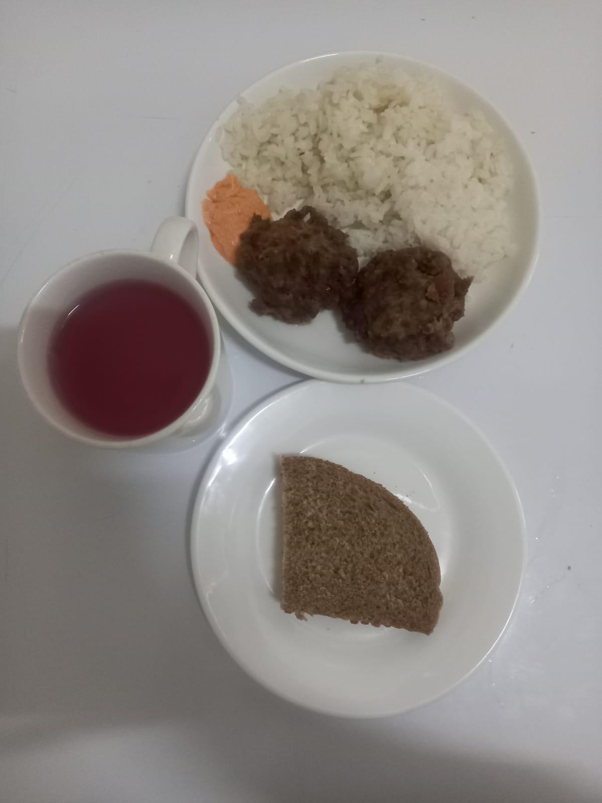 меню: котлеты  мясные (говядина), мәзір: ет котлеттері (сиыр еті)