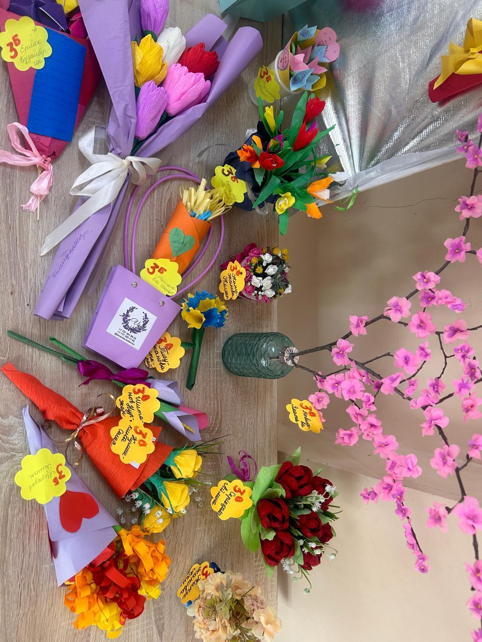 "Менің анам-менің кейіпкерім"."Моя мама - моя героиня".