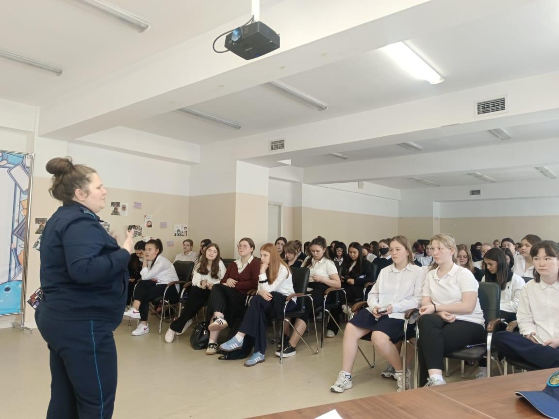 Между нами девочками