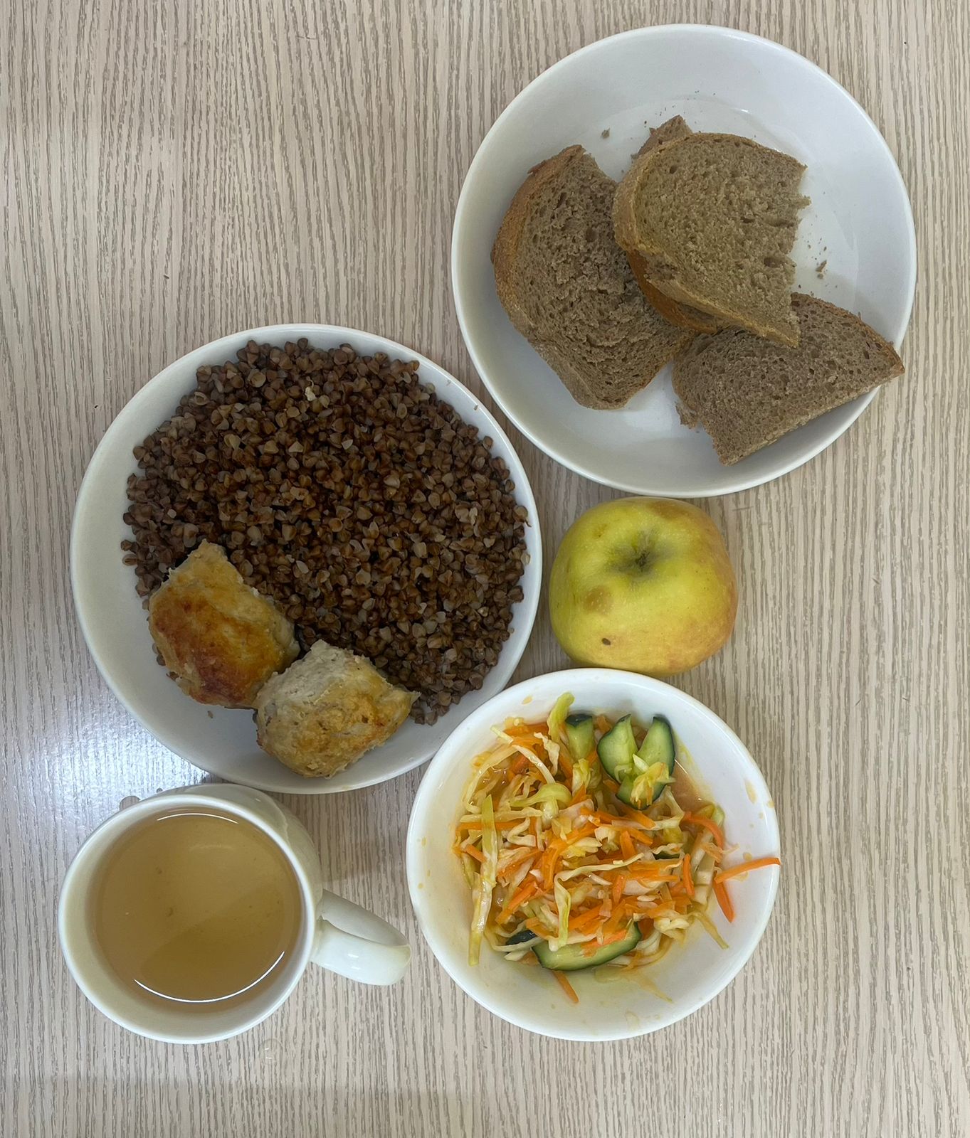 Меню:Тауық шариктері.Гарнир: қарақұмық