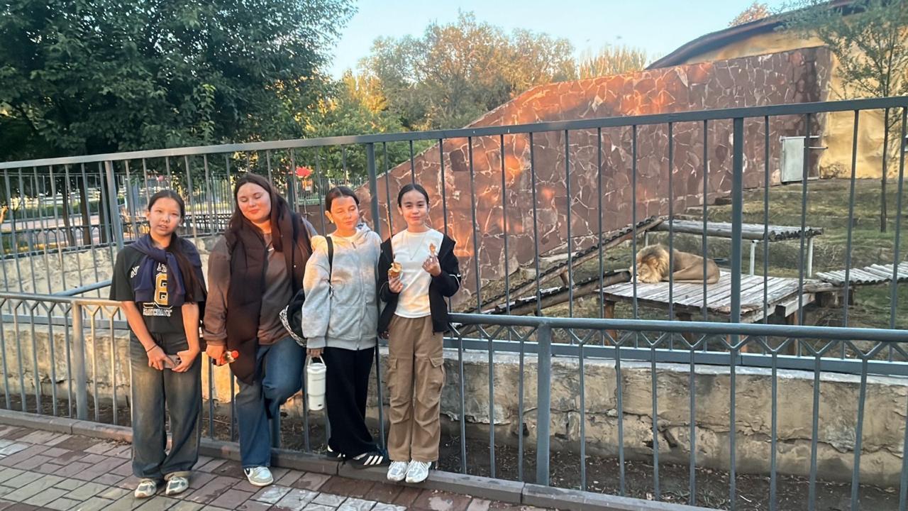 Мәдени-ағартушылық: экскурсияларға, театрларға, мұражайларға, киноларға, циркке шығу.