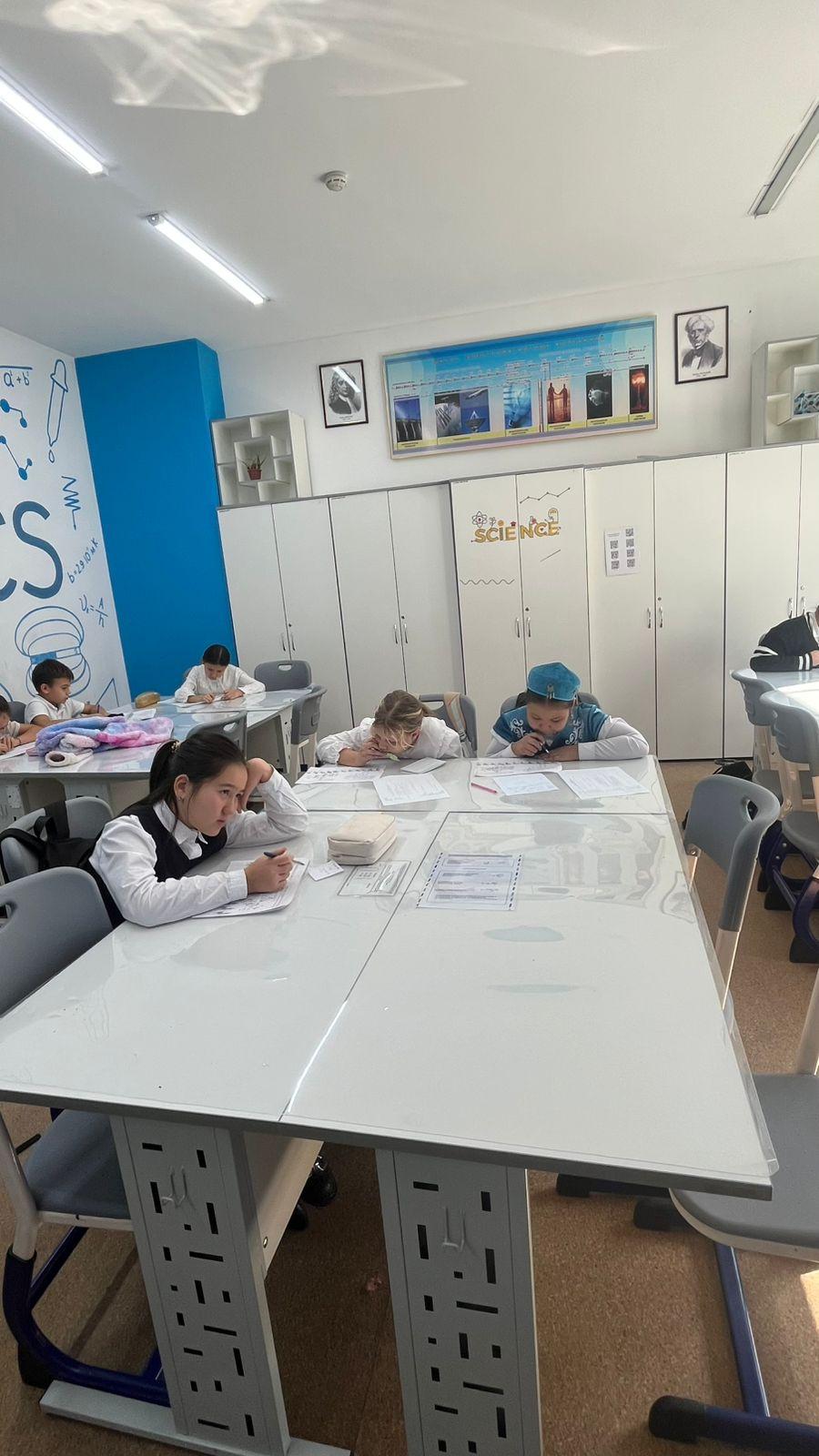 «Ұшқыр ой алаңы» («Площадка быстрой мысли»).