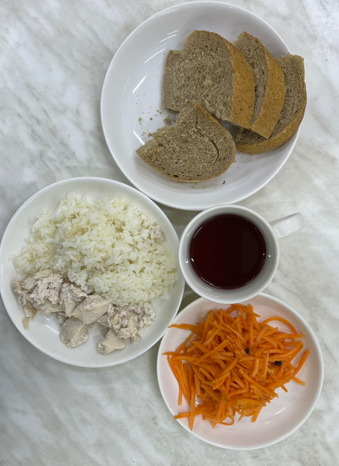 Куриная грудка под сыром. Гарнир: рис припущенный