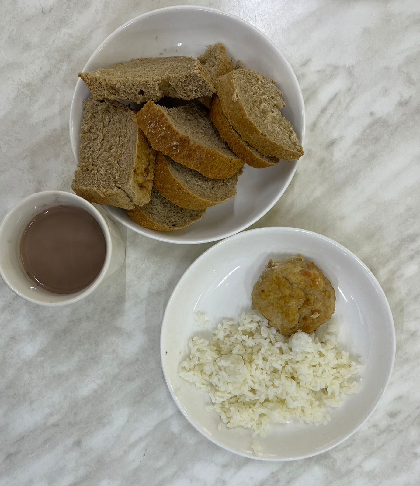 Меню: Тауық таяқшалары.Гарнир: күріш.Куриные палочки.Гарнир: рис припущенный