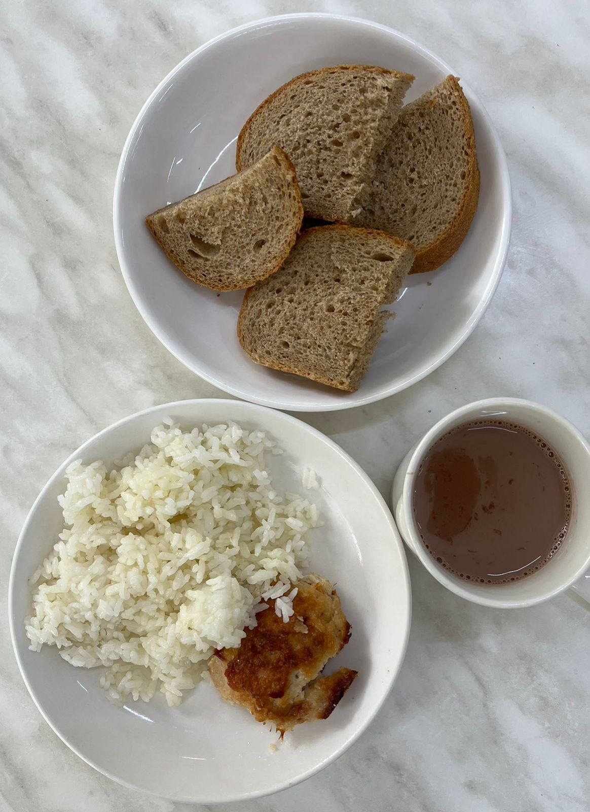 Меню: Тауық таяқшалары.Гарнир: күріш.Куриные палочки.Гарнир: рис припущенный