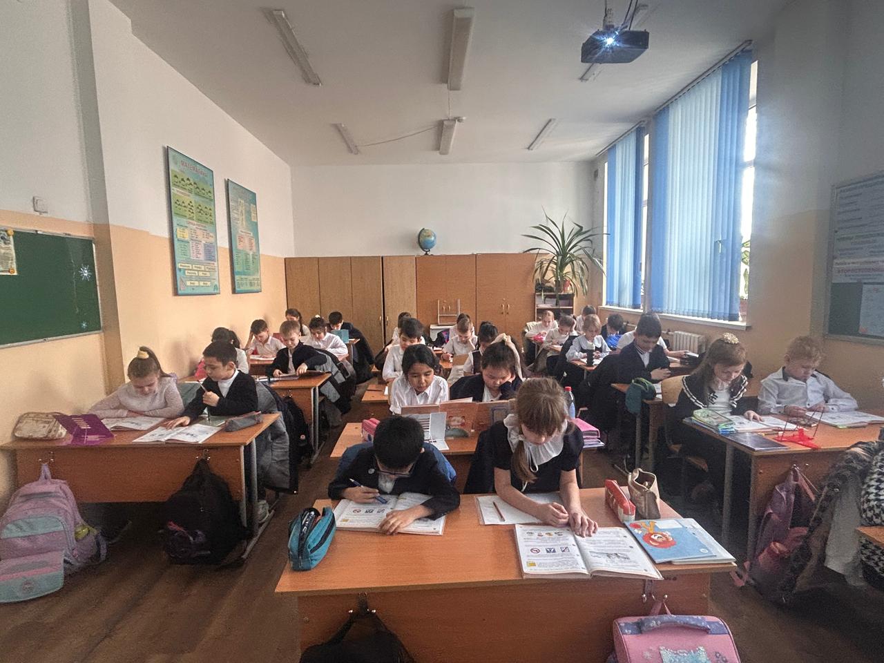 "Оқу" әдеби минуттары. Литературные минутки "Почитай - ка"